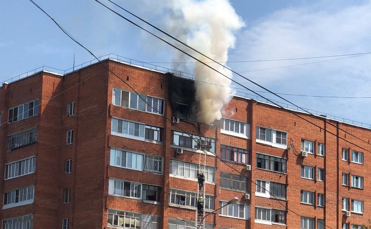 В Туле на углу Красноармейского и ул. Лейтейзена загорелась квартира