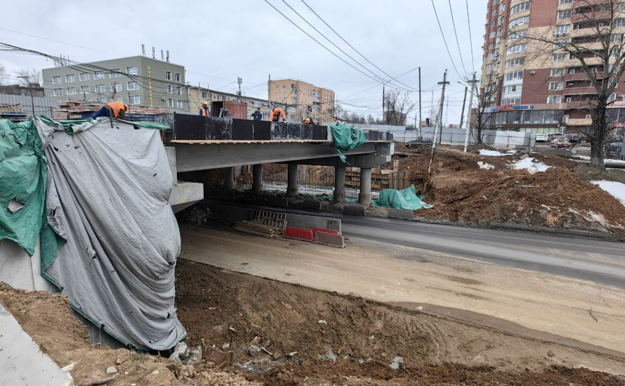 «Объект сложный, но реконструкция идет по графику»: Беспалов о ходе работ на Орловском путепроводе