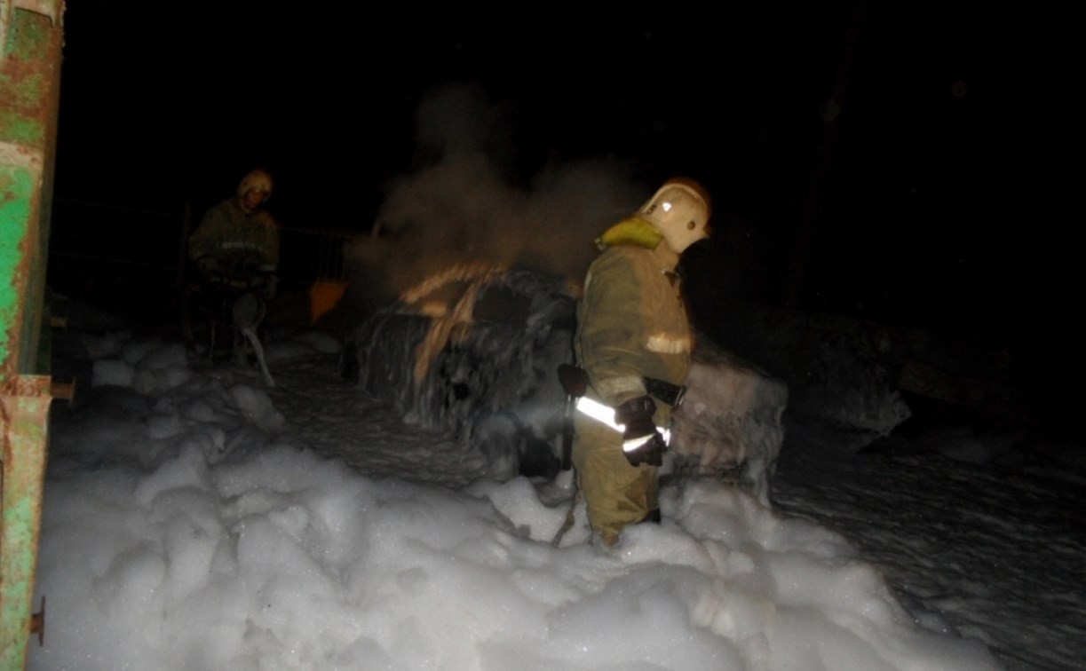 Ночью в Туле на улице Макаренко сгорел автомобиль «Киа Рио»