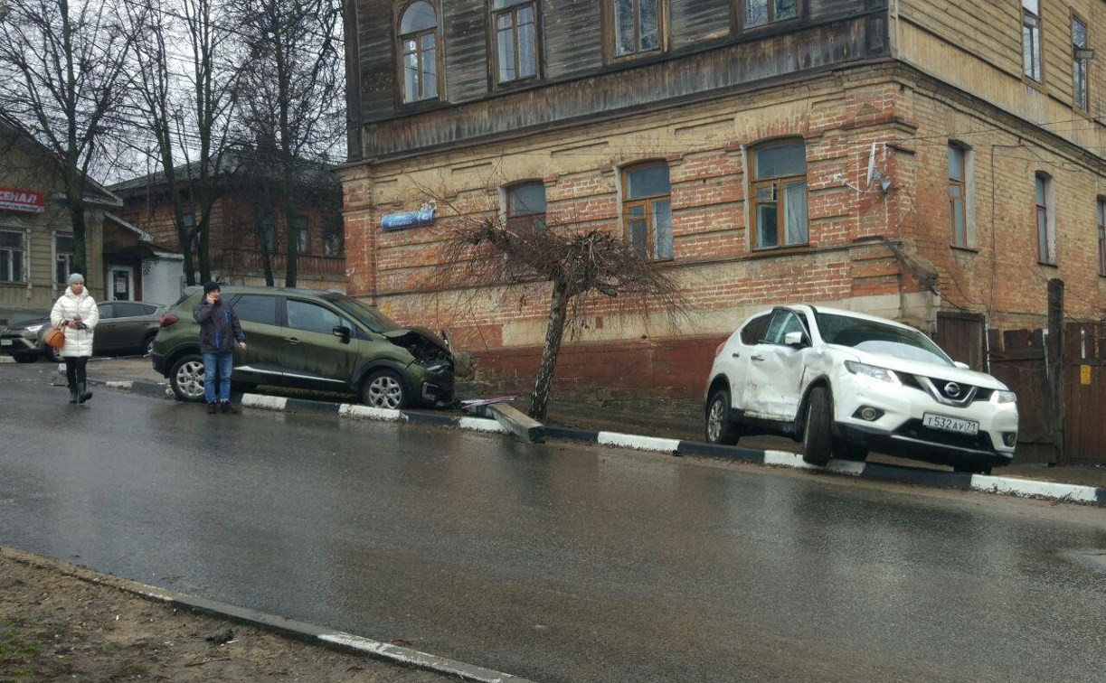 В Туле на пересечении улиц Жуковского и Пушкинской произошло ДТП