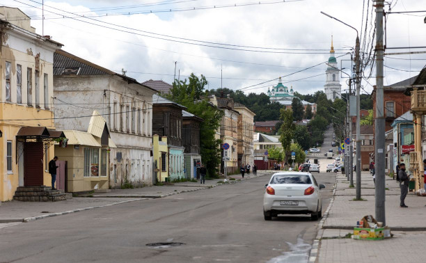 С 19 июля в Туле запретили парковку на улице Пирогова: фоторепортаж Myslo
