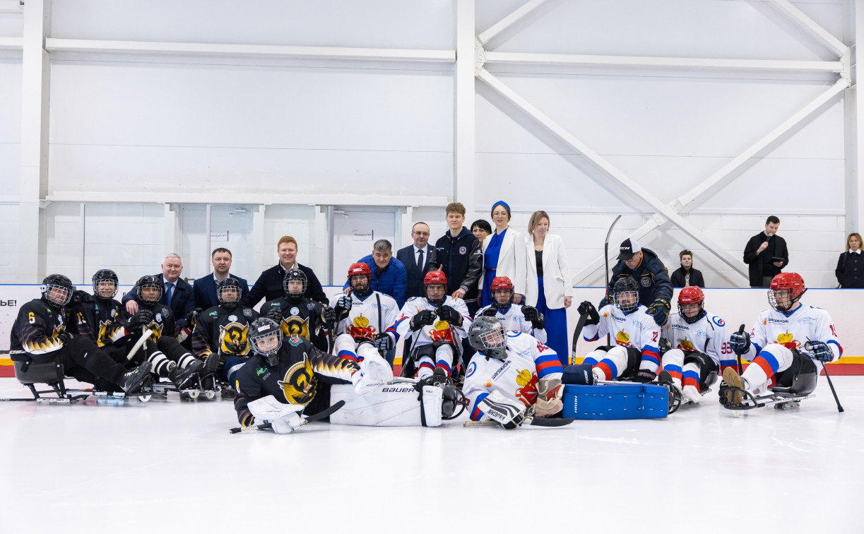 В Туле ветераны СВО провели открытую тренировку по следж-хоккею перед матчем с Крымской командой В Туле ветераны СВО провели открытую тренировку по следж-хоккею перед матчем с Крымской командой