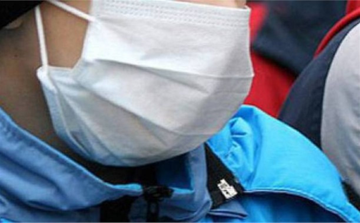 В Новомосковске мужчина в медицинской маске ограбил продуктовую палатку