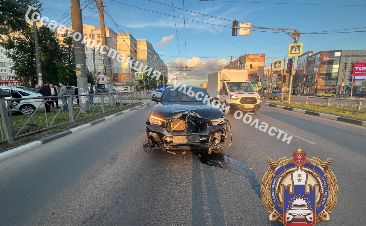 В Туле водитель Lada подрезал BMW при повороте 