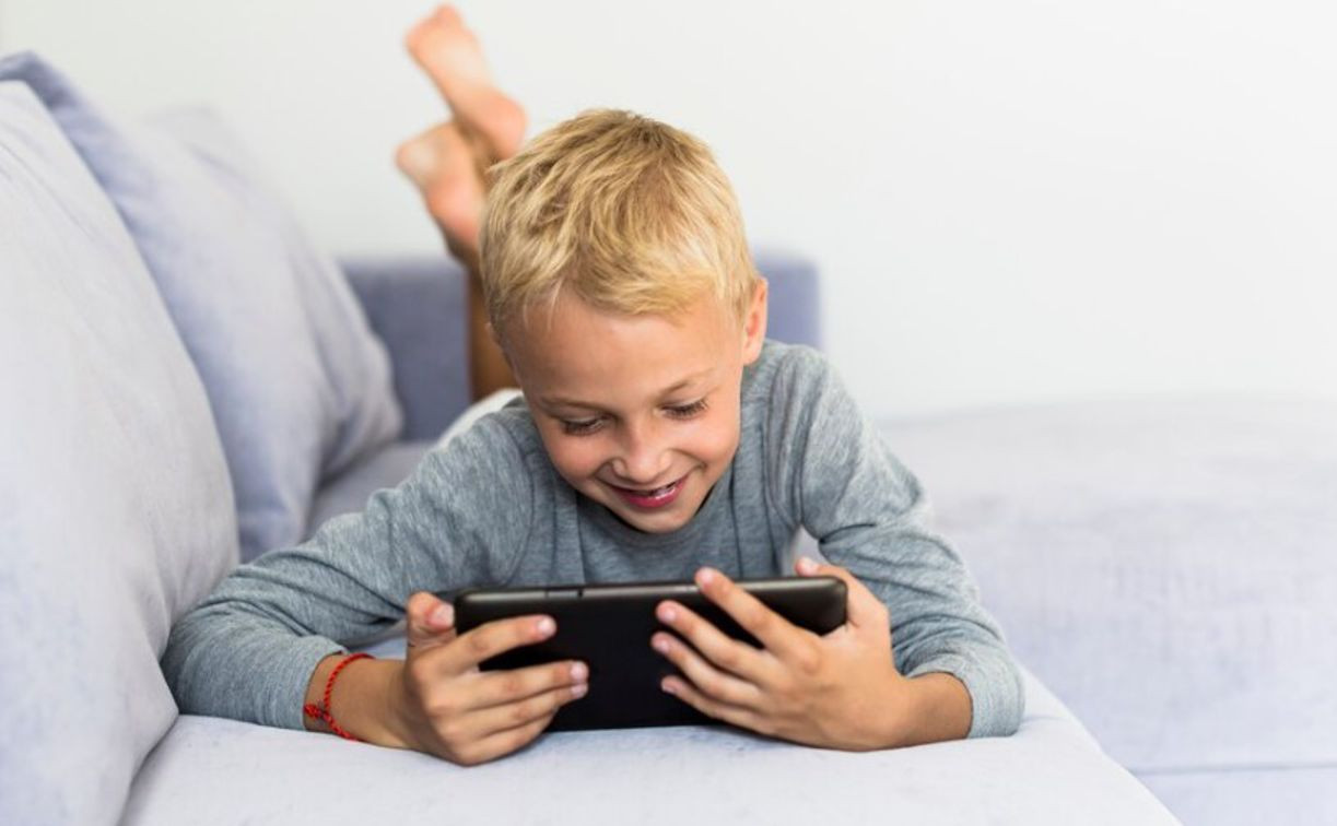 Чем моложе родители в Туле, тем лучше они следят за интернет-активностью своих детей