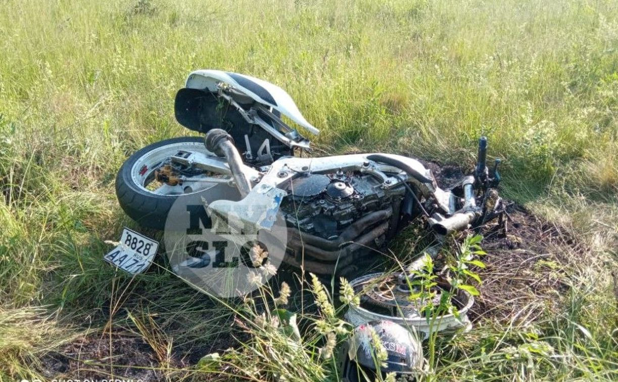 В Тульской области мотоциклист лишился ноги после столкновения с Renault Logan 