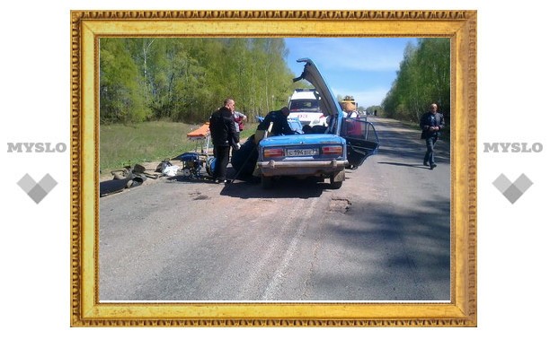 Под Тулой произошло лобовое столкновение двух авто