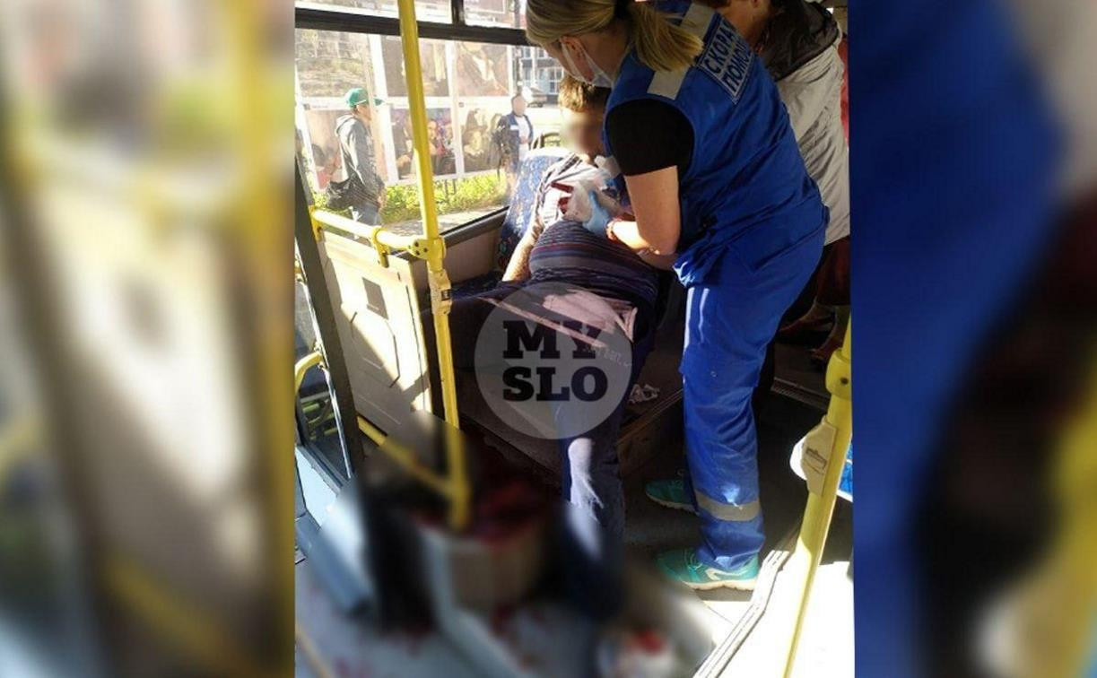 Туляк истекал кровью в автобусе: а было ли ножевое ранение?
