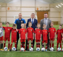 Дмитрий Миляев подарил юным футболистам Тулы мячи для тренировок