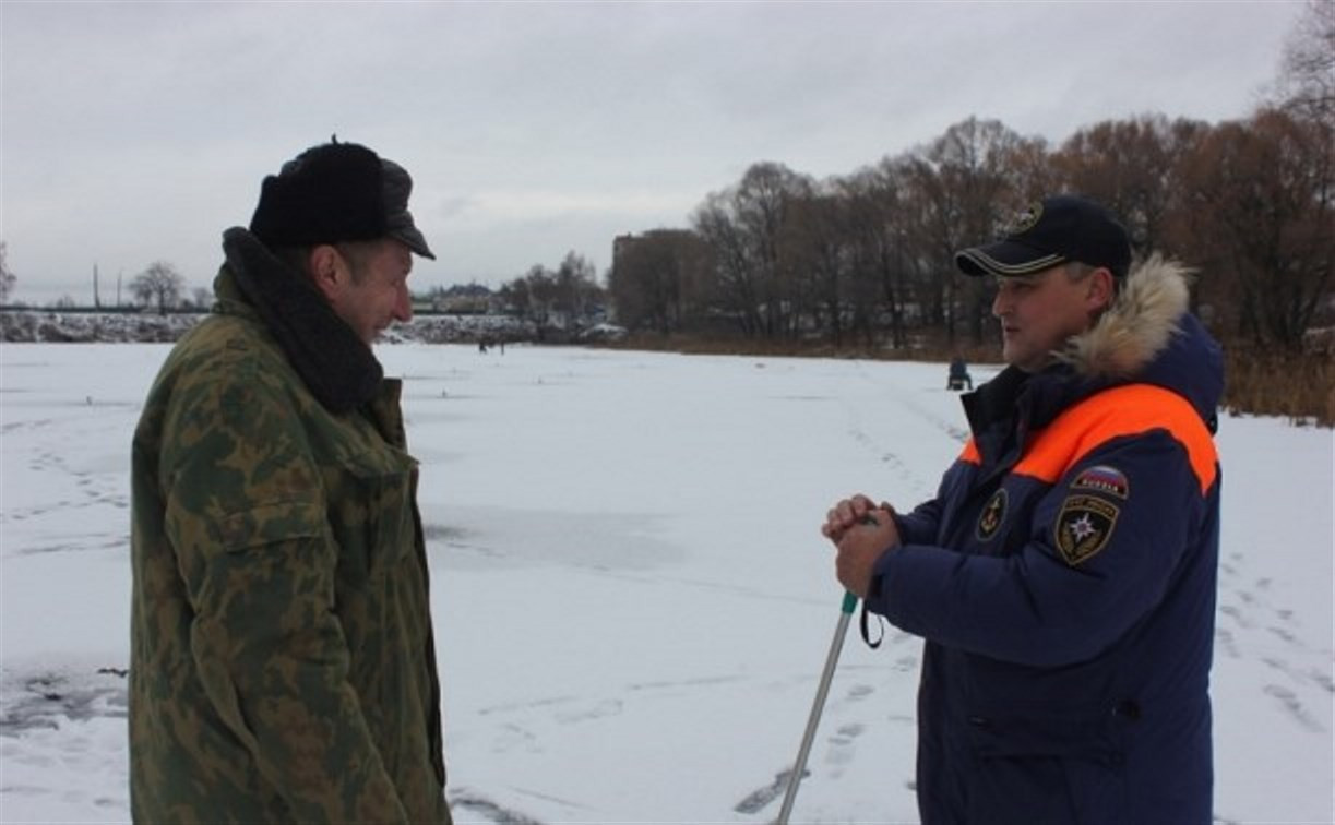 Сотрудники МЧС рассказали рыбакам о правилах безопасности 