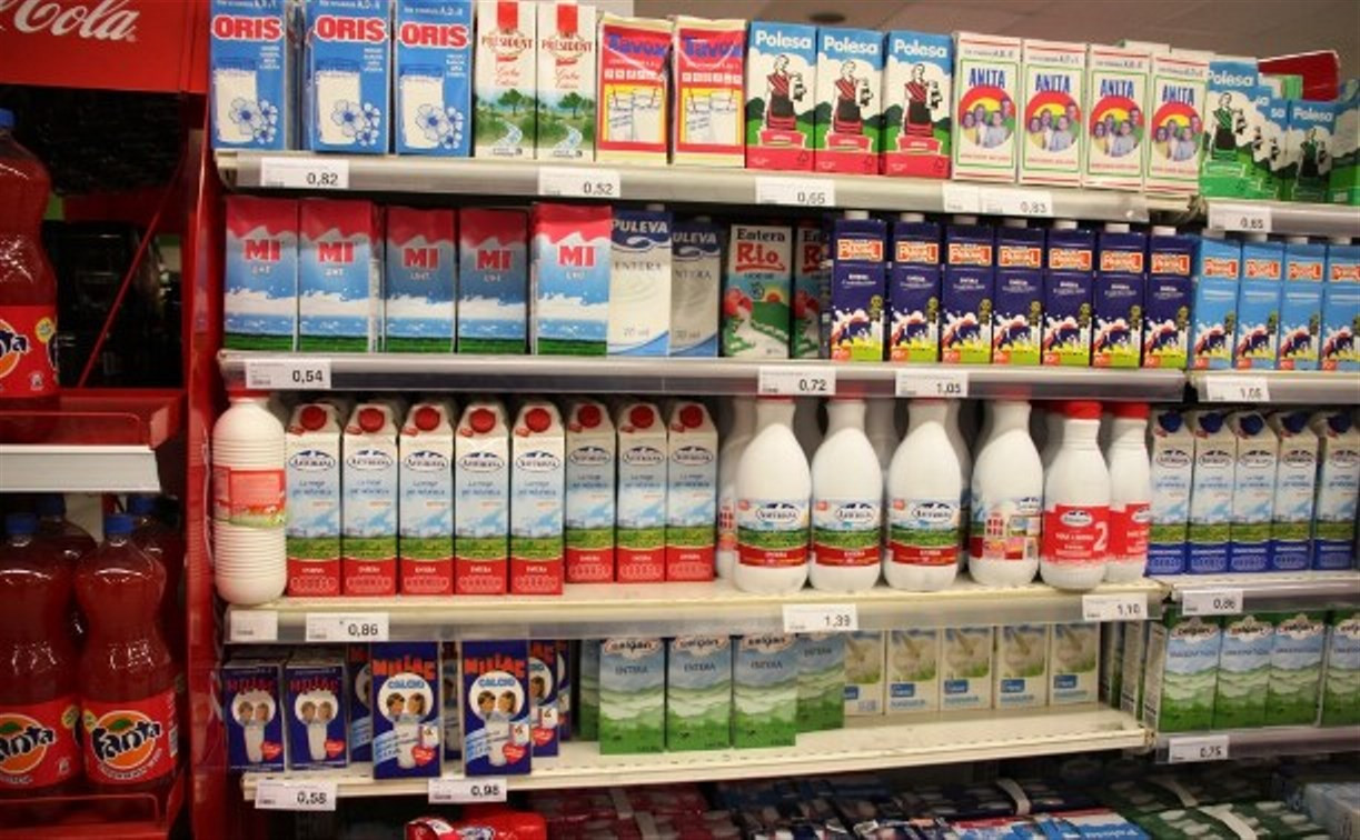 Молоко и молокосодержащие продукты в российских магазинах будут лежать на разных прилавках