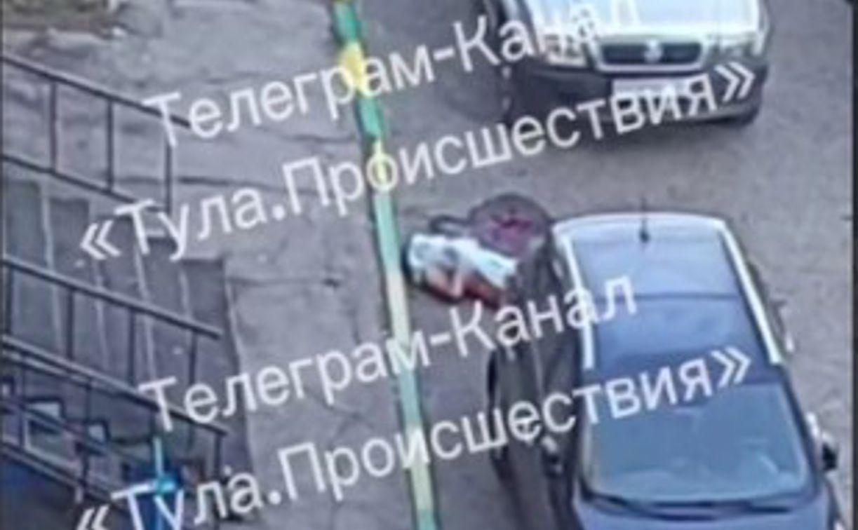В Туле на улице Кутузова под окнами многоэтажки обнаружили труп мужчины