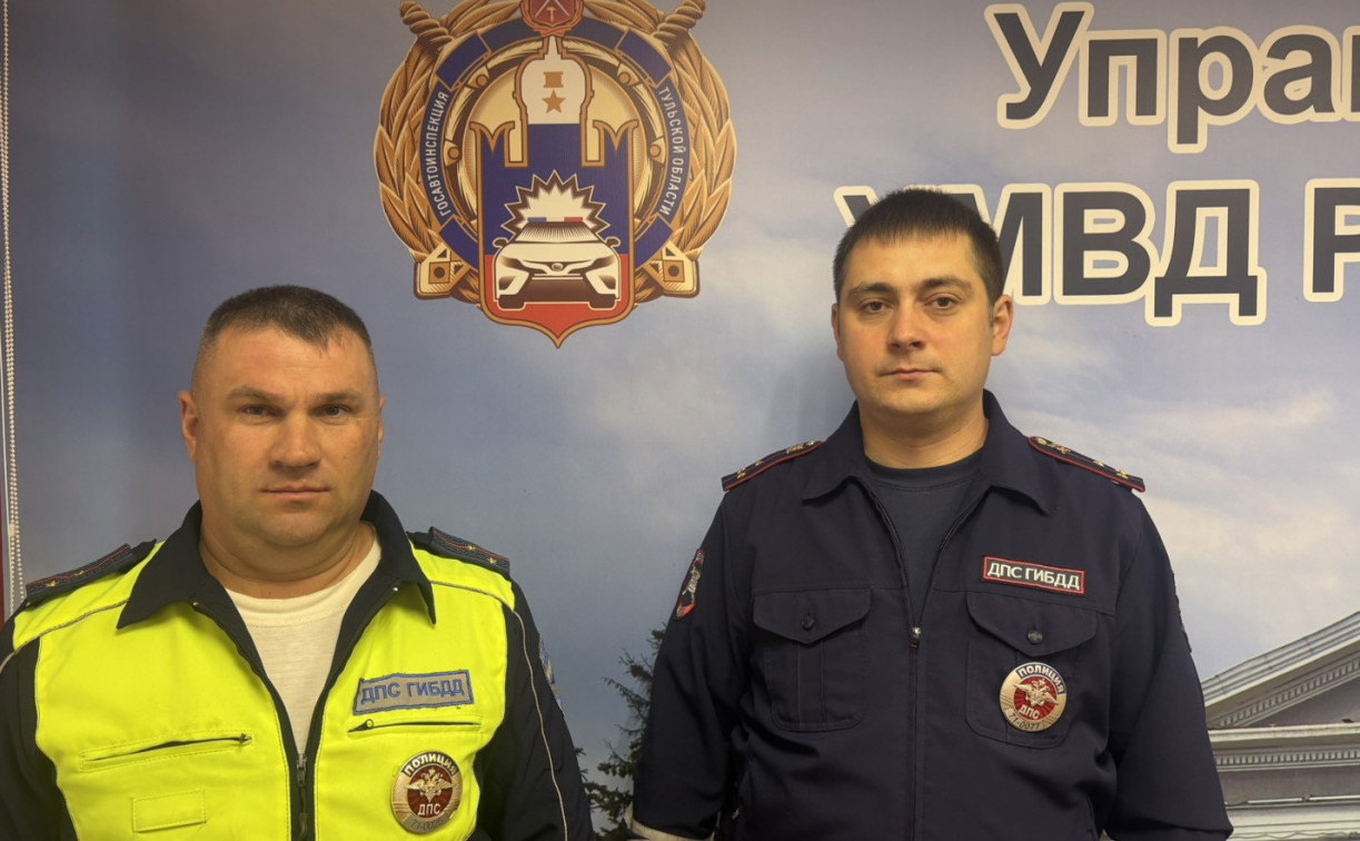 В Заокском районе сотрудники ГАИ вернули домой потерявшуюся девочку