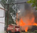 В Богородицке подожгли блок сараев: видео