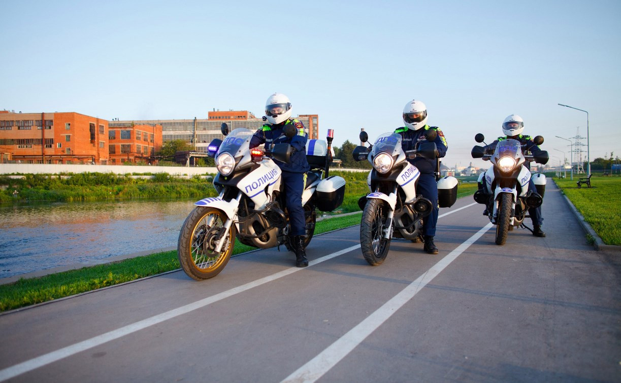 Инспекторы ГИБДД поздравили тульских байкеров с Днём мотоциклиста