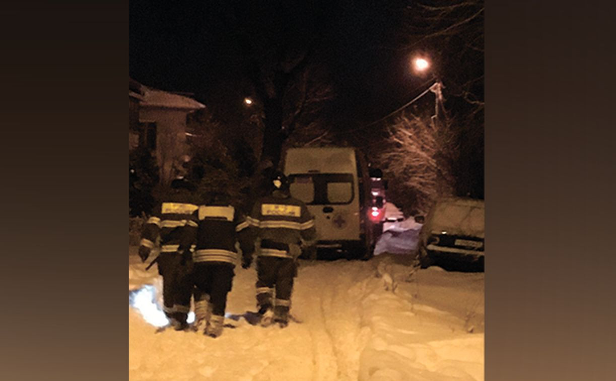 Спасатели из Алексина вытащили скорую, застрявшую в снегу