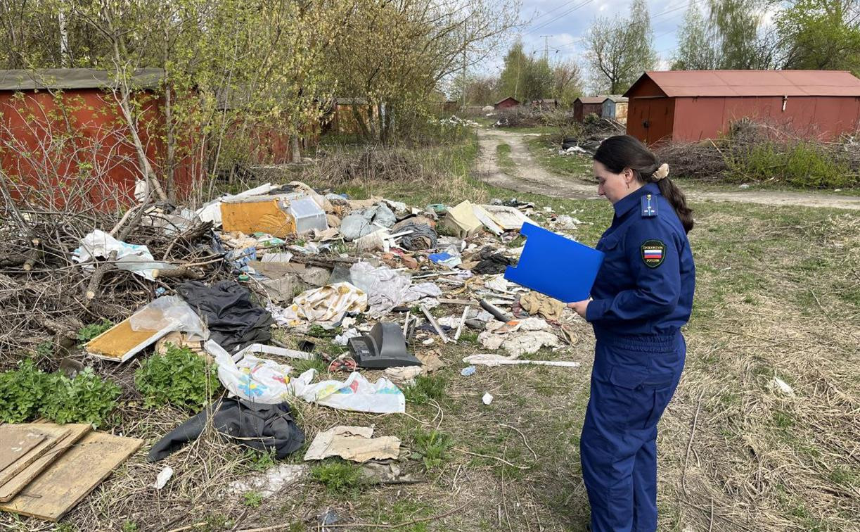 Туляк пожаловался в прокуратуру на незаконную свалку за гаражами на ул. Баженова