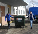 Регоператор ООО «МСК-НТ» установил первые контейнеры для сбора пластика возле школ Новомосковска