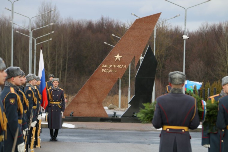 В Туле открыли мемориал «Защитникам Родины»