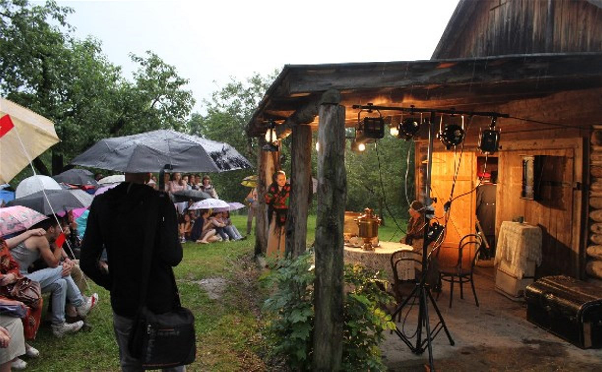Дождь помешал открытию фестиваля «Сад гениев» в Ясной Поляне