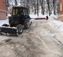 На Косой Горе расчищают дороги от снега