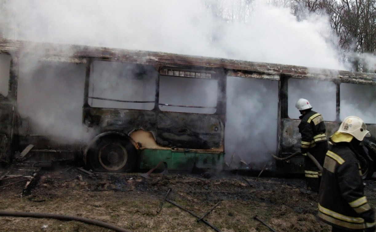 Ночью под Тулой сгорел пассажирский автобус