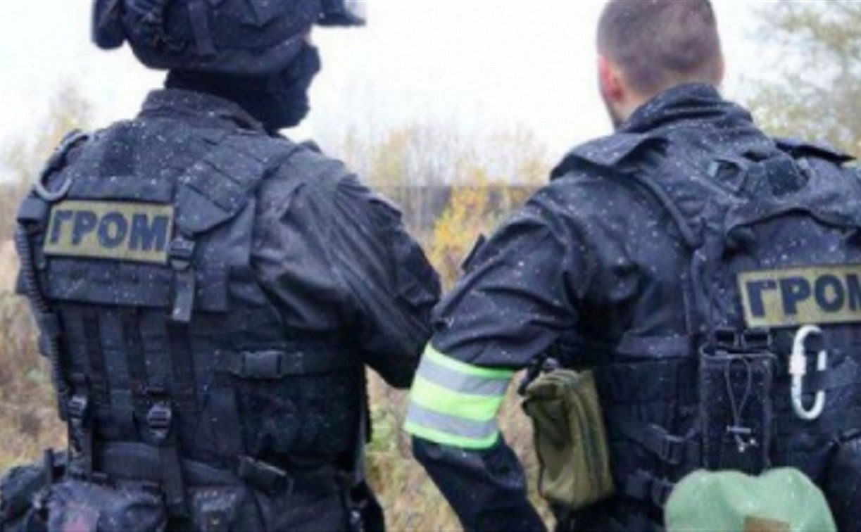 Житель Новомосковска, скрываясь от задержания, прокатил на капоте полицейских