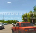 На ул. Рязанской водителя настигла мгновенная карма: видео