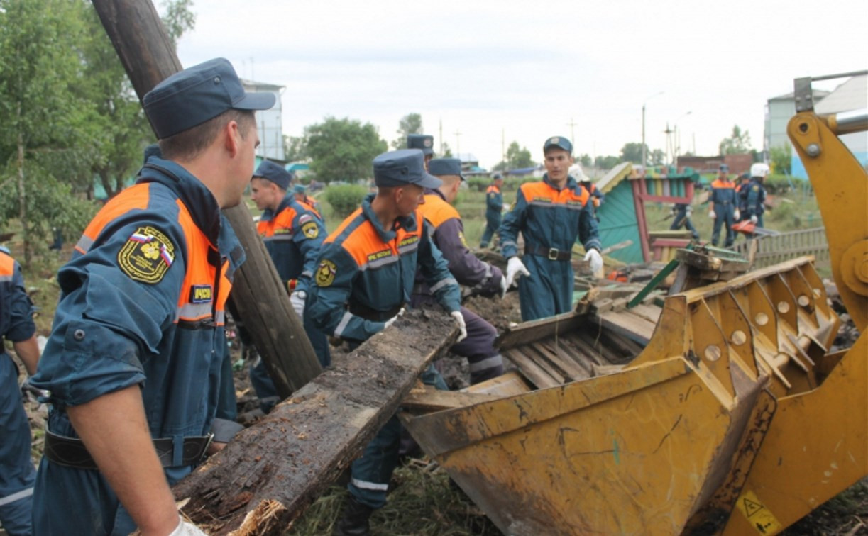 Тульские спасатели ликвидируют последствия наводнения в Иркутской области