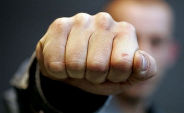 В Тульской области мужчина кулаками защитил свое право на ночной ремонт