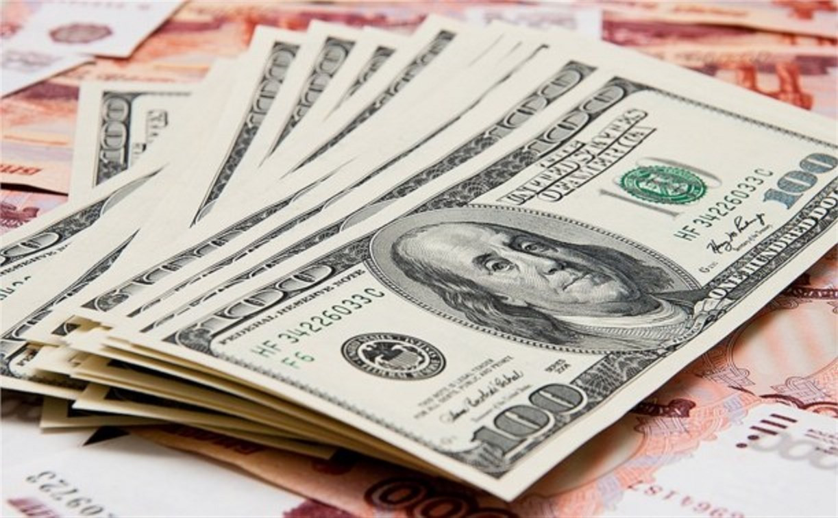 Курс доллара установил новый рекорд в 37 рублей