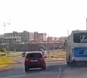В Туле нарушитель на легковушке едва не отправил автобус в кювет