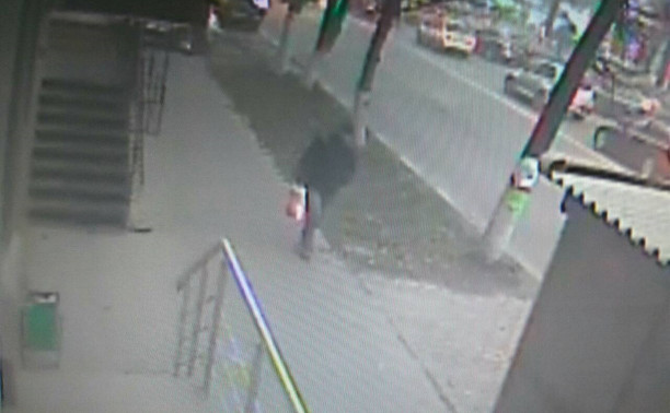 Появилось видео педофила, напавшего на девочку на ул. Первомайской в Туле