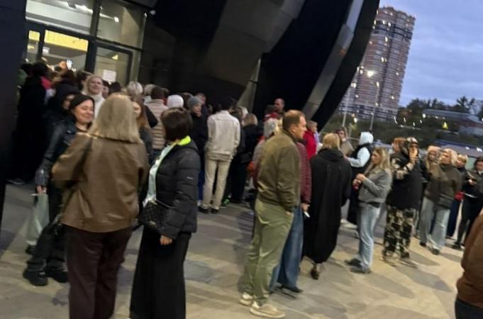 Около сотни человек не могут попасть на концерт «Руки Вверх!» в «Тула-Арене»