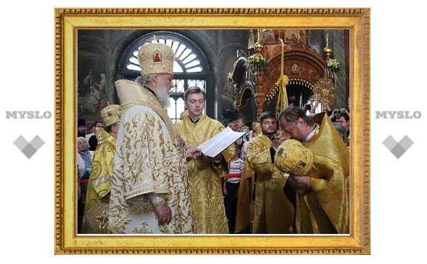 В день преставления и второго обретения мощей святителя Тихона Задонского Святейший Патриарх Кирилл совершил Божественную литургию в Задонском Рождество-Богородицком монастыре