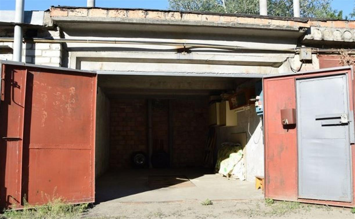 В Туле в гаражном кооперативе трое избили мужчину