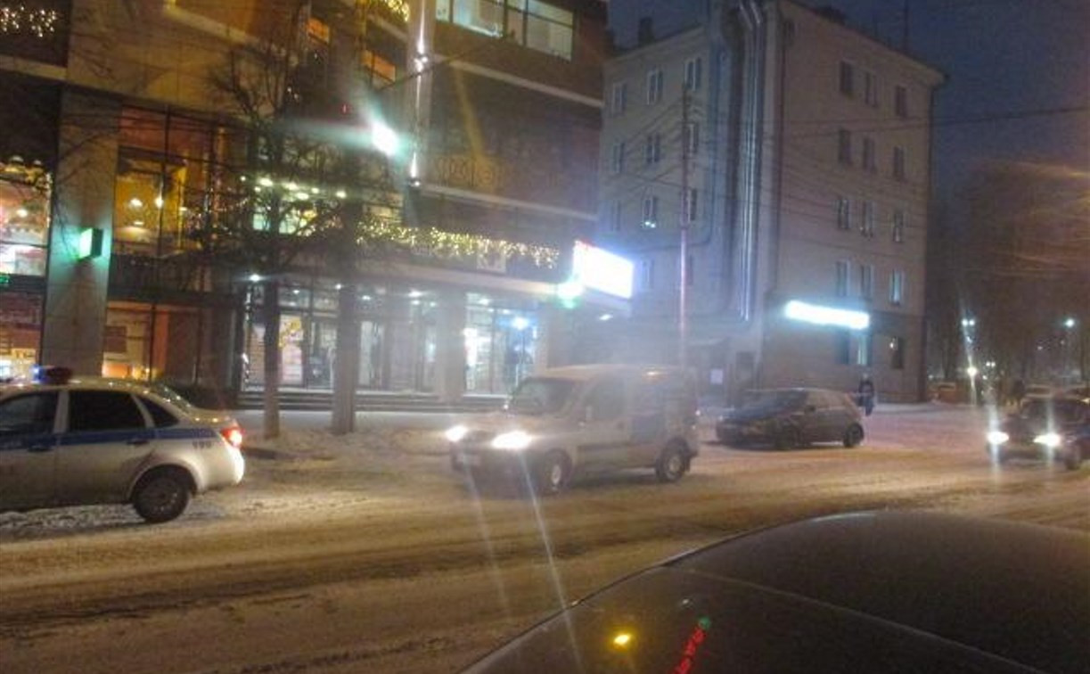 В Туле на улице 9 Мая автомобиль «Лада» сбил девушку-пешехода