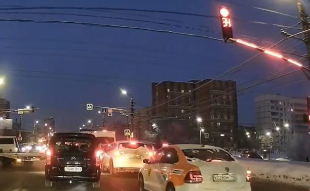 На пр. Ленина водитель применил «волшебную» аварийку