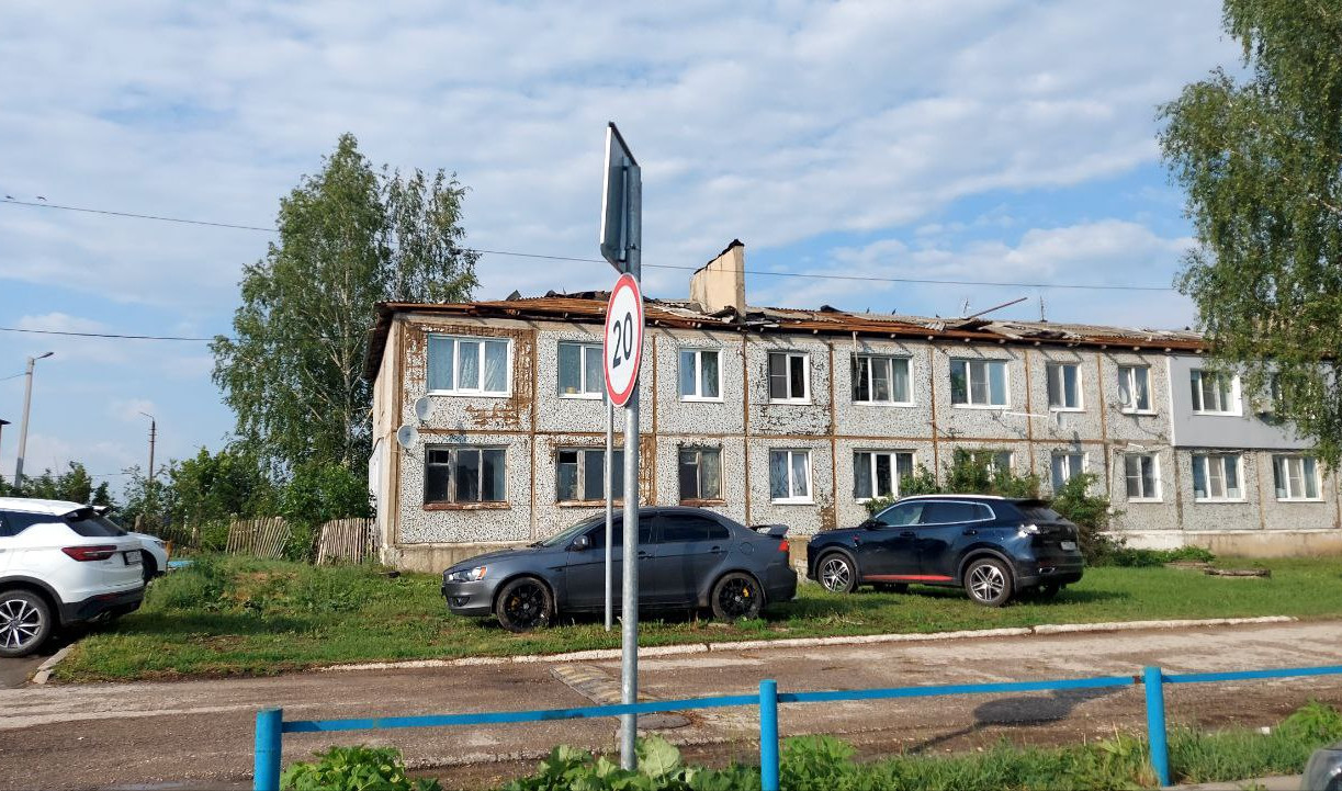 В селе Алешня под Тулой жители остались без электричества из-за урагана 