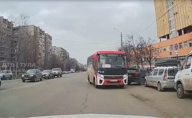 В Туле водитель автобуса с пассажирами захотел поехать по встречке