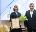Алексей Дюмин наградил лучших учителей