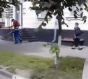 Видео дня: Тульский дворник освоил стрижку асфальта бензокосой