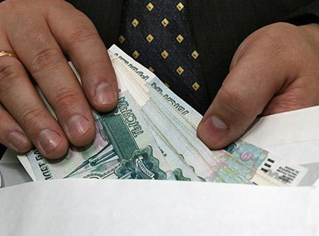 Гражданина Узбекистана оштрафовали на 300 тысяч рублей за взятку