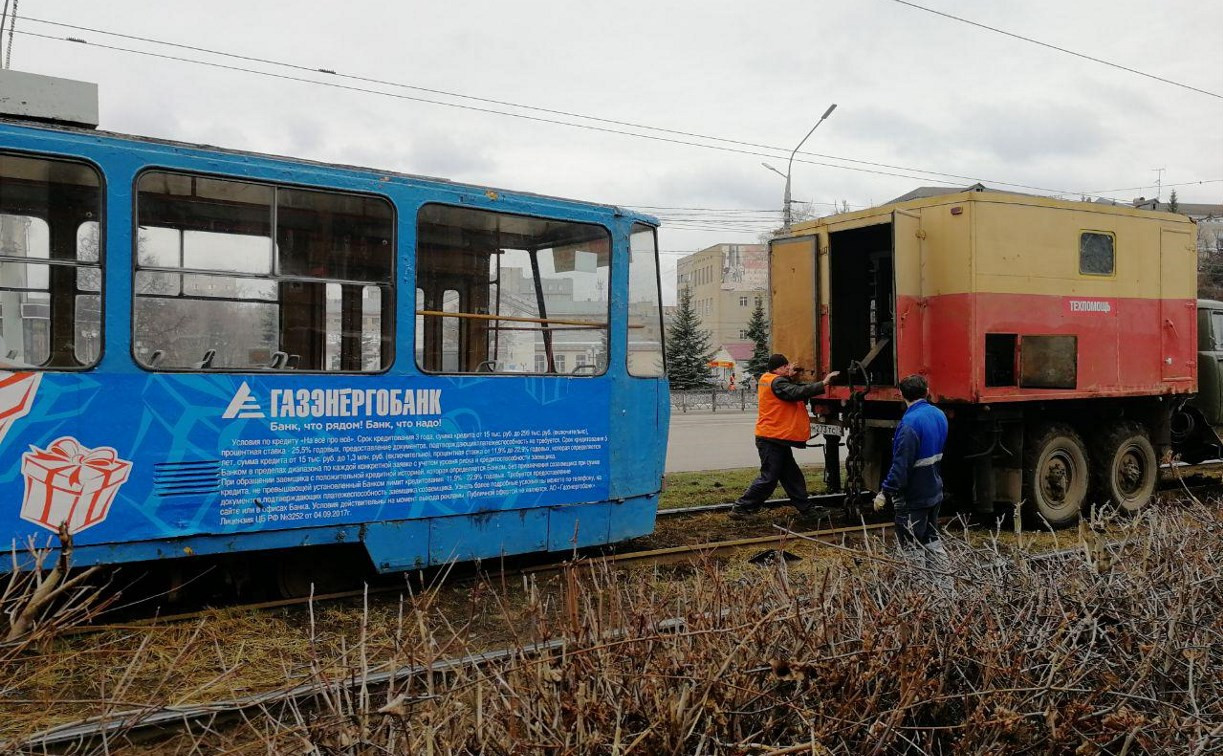 В Туле на проспекте Ленина трамвай сошел с рельсов