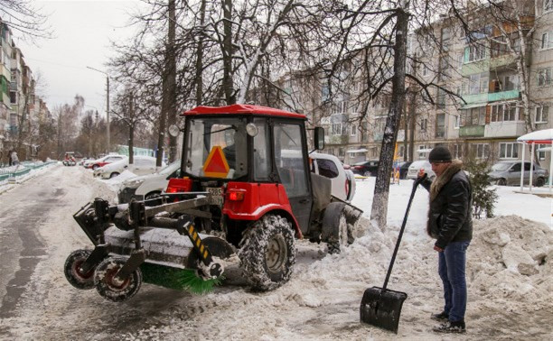 В администрации Тулы назвали управляющие компании, которые не убирают дворы от снега