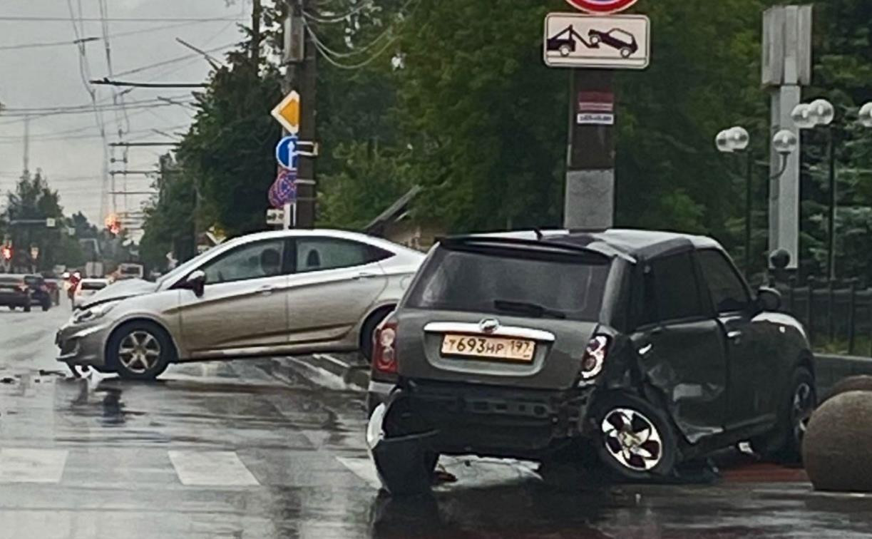 ДТП на ул. Болдина в Туле снял видеорегистратор очевидца