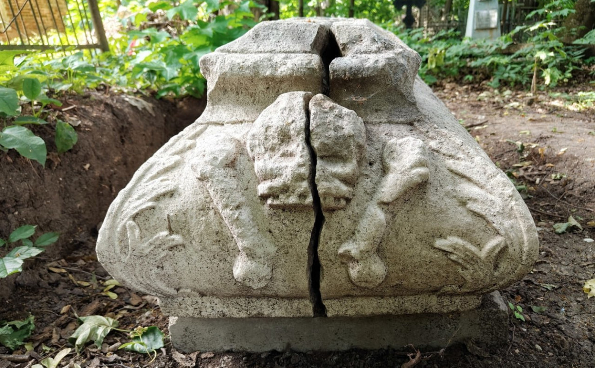 В Туле обнаружен саркофаг XVIII века в стиле барокко