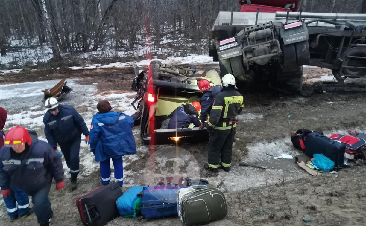 В автокатастрофе под Тулой погибли 9 граждан ДНР и ЛНР
