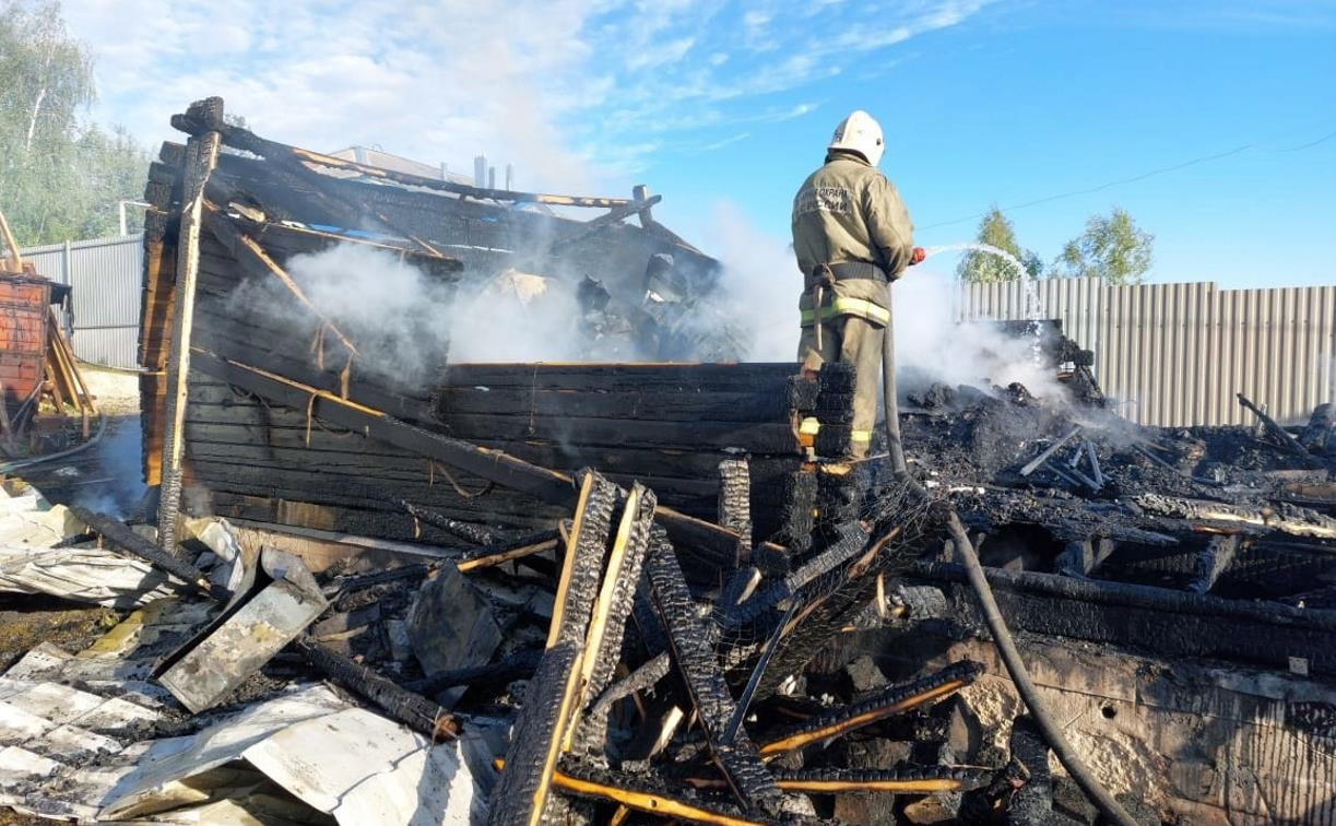 В Тульской области на пожаре в бане погибли мужчина и женщина