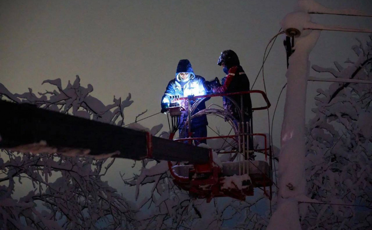 Сотрудники Тулэнерго в усиленном режиме устраняют последствия снежной стихии